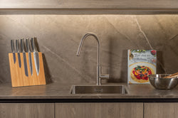 Keukenkraan met Uittrekbare Uitloop - Mizzo RVS keukenkraan Trigo met Handdouche Uittrekbaar - Mengkraan Keuken