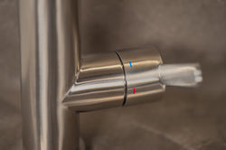 Keukenkraan met Uittrekbare Uitloop - Mizzo RVS keukenkraan Trigo met Handdouche Uittrekbaar - Mengkraan Keuken