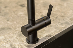 Zwarte Keukenkraan Mizzo Avori Zwart - RVS Mengkraan Keuken - Kraan Keuken Mat Zwart - Keukenkraan met Uittrekbare Uitloop